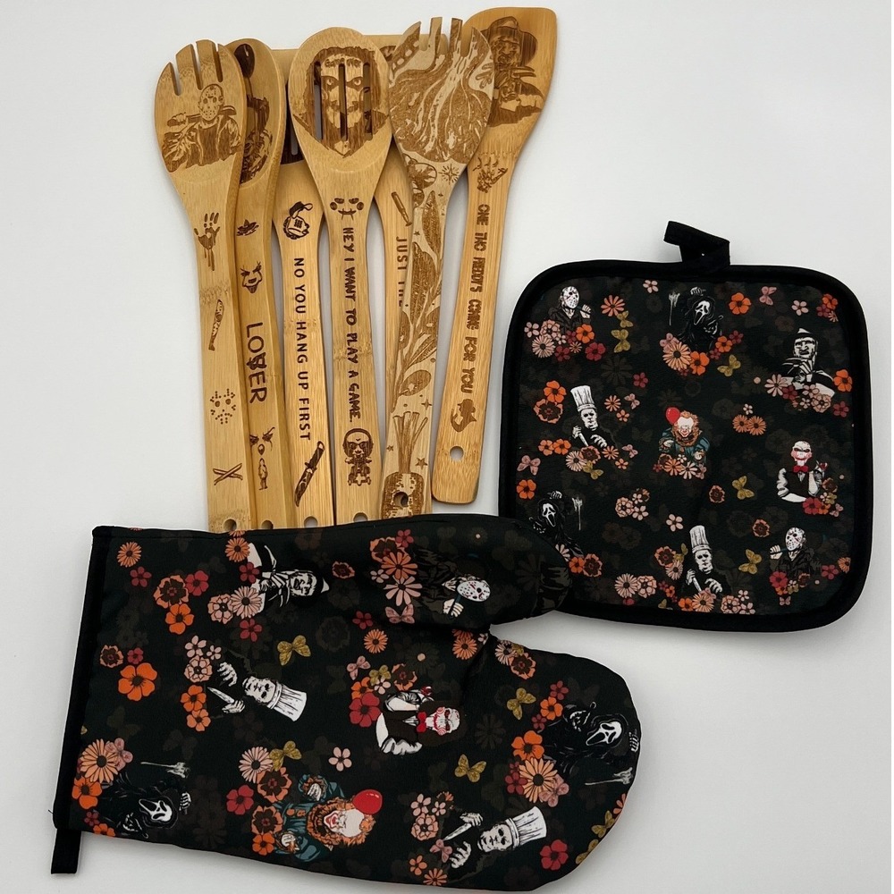 Horror Movie Wooden Utensils Oven Mitt Set